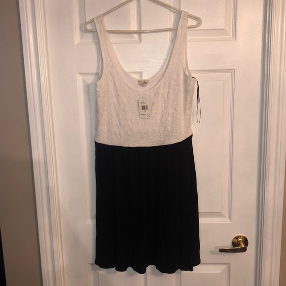 NWT Guess Summer Dress in white lace and black - Picture 1 of 6